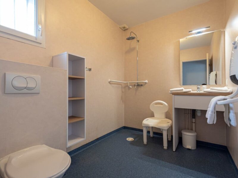 Salle de Bain PMR